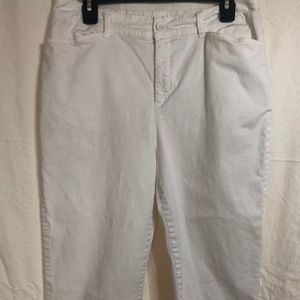 Croft & Barrow Women’s White Capri Pants - Size 12